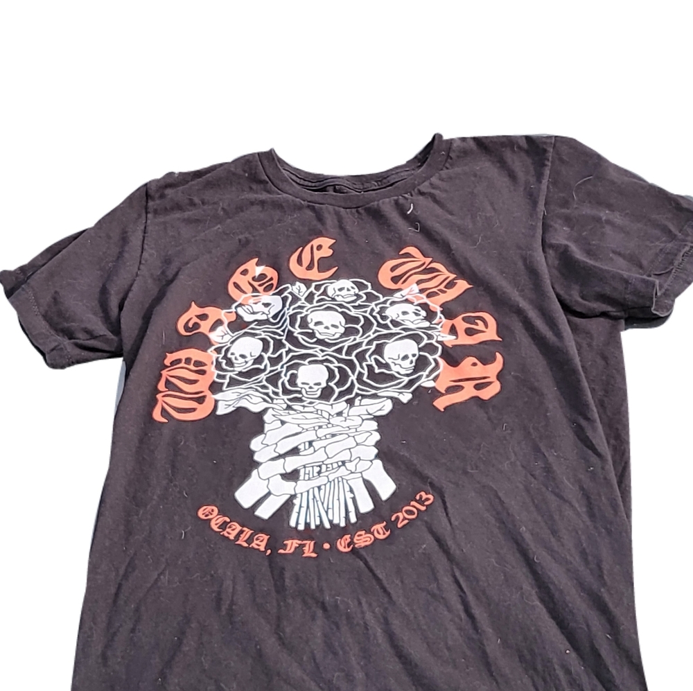 Black goth tee skulls
